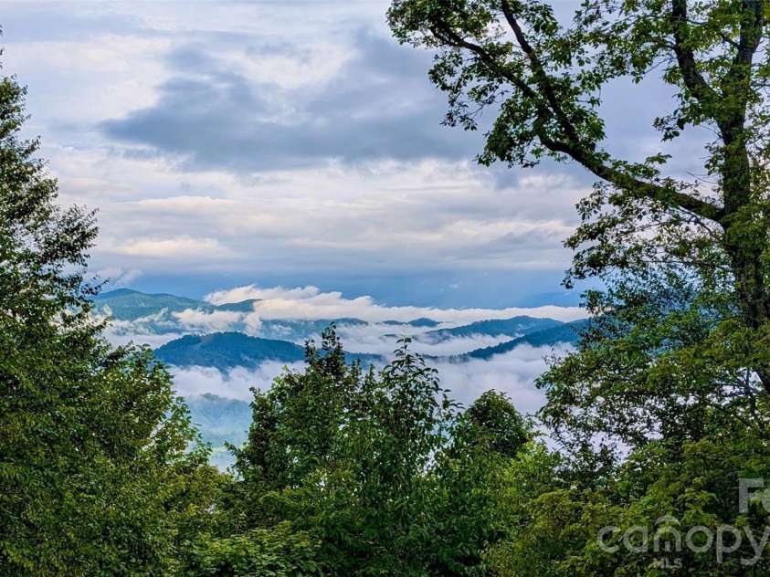 1024 Arrowhead Ridge Road, Spruce Pine, NC 28777.  MLS# CAR4297585, YatesRealty ID 7681. 