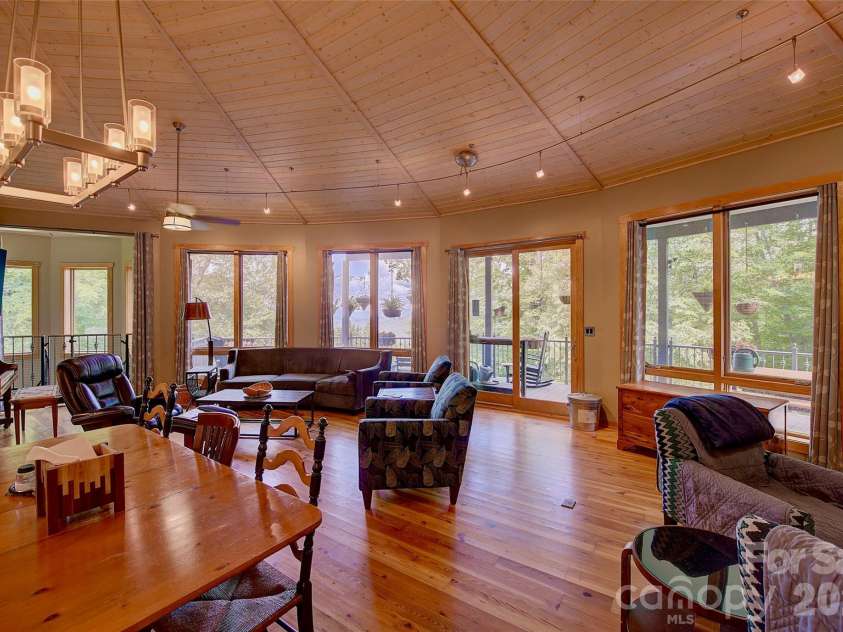 1024 Arrowhead Ridge Road, Spruce Pine, NC 28777.  MLS# CAR4297585, YatesRealty ID 7681. 