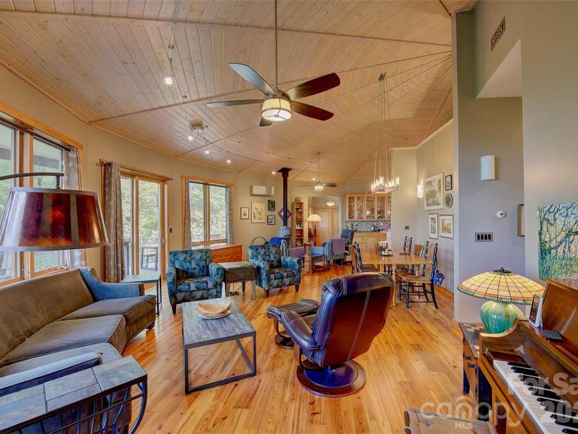 1024 Arrowhead Ridge Road, Spruce Pine, NC 28777.  MLS# CAR4297585, YatesRealty ID 7681. 