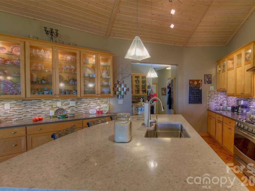 1024 Arrowhead Ridge Road, Spruce Pine, NC 28777.  MLS# CAR4297585, YatesRealty ID 7681. 