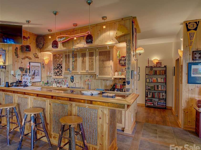 1024 Arrowhead Ridge Road, Spruce Pine, NC 28777.  MLS# CAR4297585, YatesRealty ID 7681. 