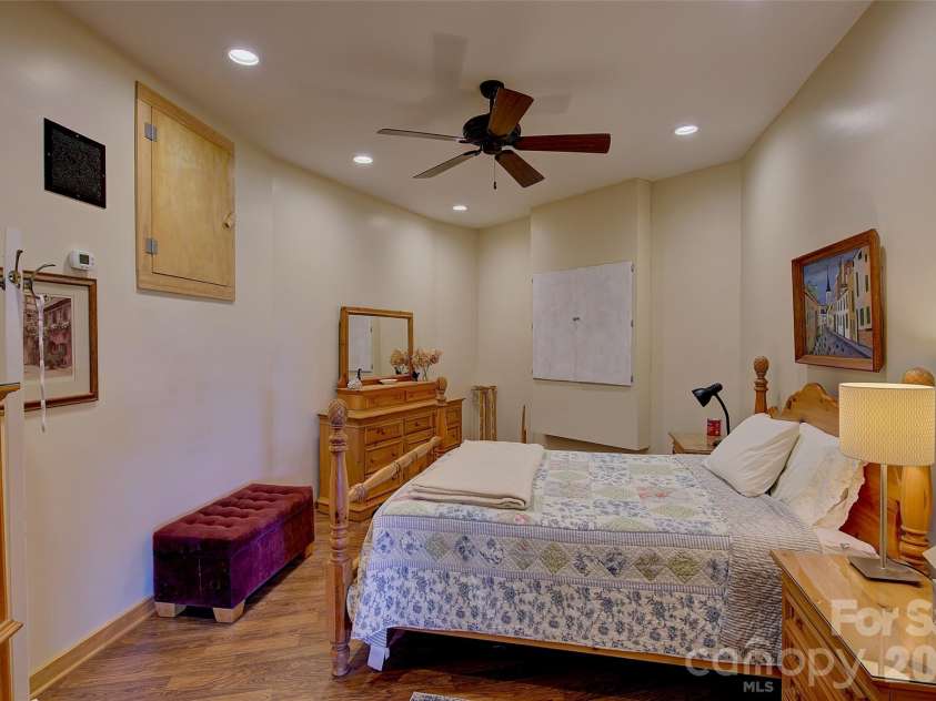 1024 Arrowhead Ridge Road, Spruce Pine, NC 28777.  MLS# CAR4297585, YatesRealty ID 7681. 