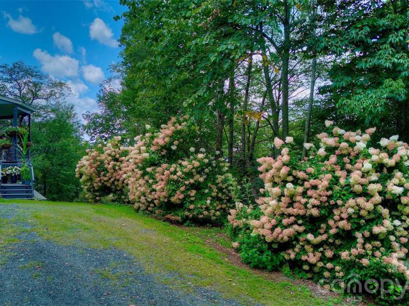 1024 Arrowhead Ridge Road, Spruce Pine, NC 28777.  MLS# CAR4297585, YatesRealty ID 7681. 