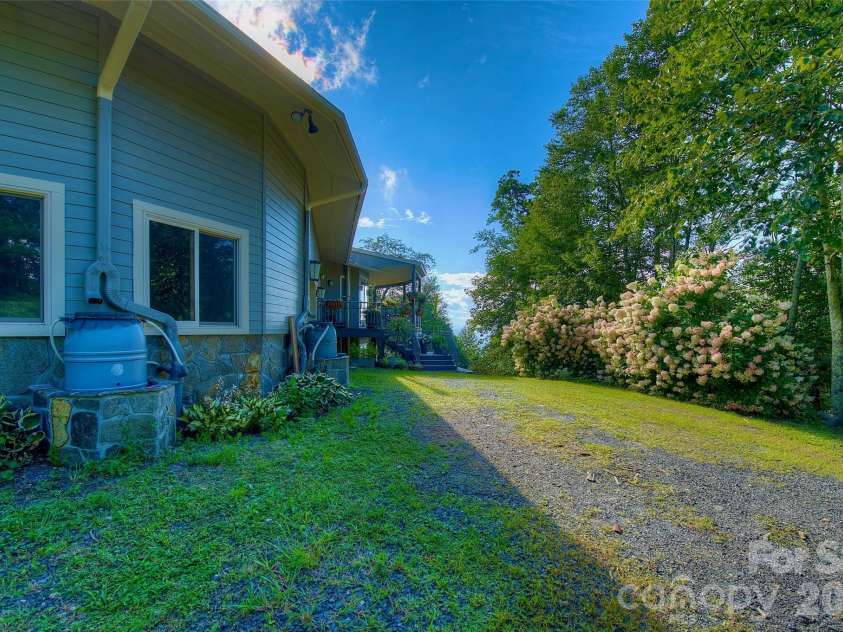 1024 Arrowhead Ridge Road, Spruce Pine, NC 28777.  MLS# CAR4297585, YatesRealty ID 7681. 
