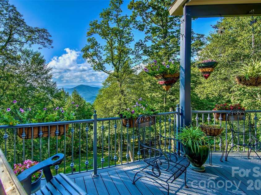 1024 Arrowhead Ridge Road, Spruce Pine, NC 28777.  MLS# CAR4297585, YatesRealty ID 7681. 