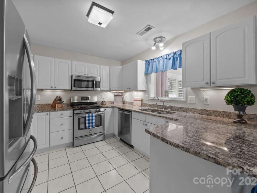 121 Yorkshire Drive, Salisbury, NC 28144.  MLS# CAR4233102, YatesRealty ID 7681. 