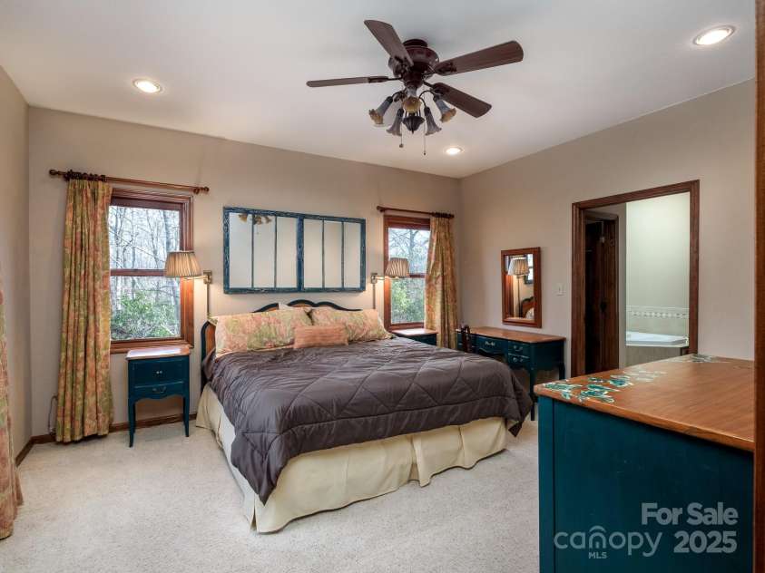 100 Utsonati Lane, Brevard, NC 28712.  MLS# CAR4230689, YatesRealty ID 7682. 