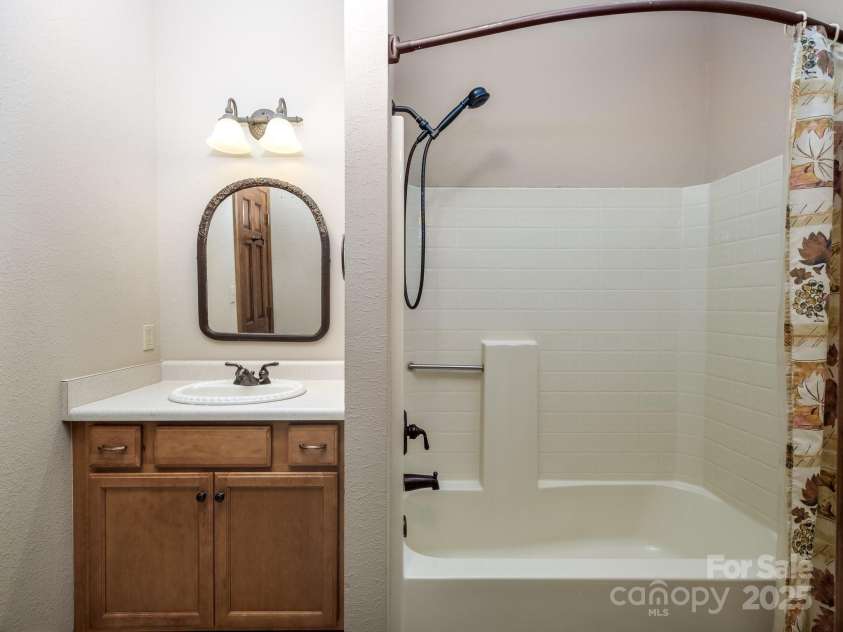 100 Utsonati Lane, Brevard, NC 28712.  MLS# CAR4230689, YatesRealty ID 7682. 