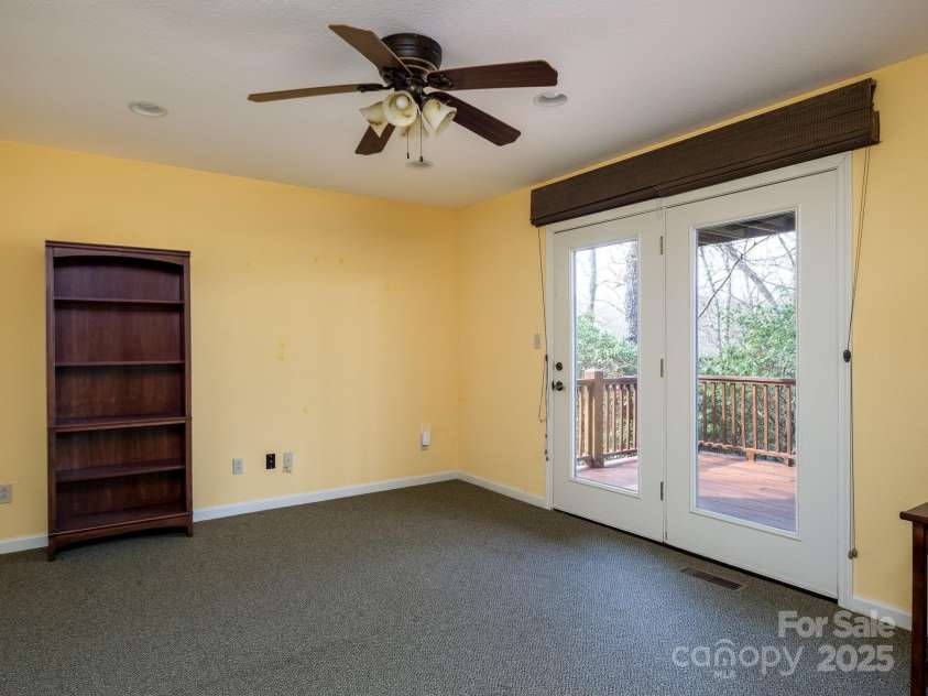 100 Utsonati Lane, Brevard, NC 28712.  MLS# CAR4230689, YatesRealty ID 7682. 