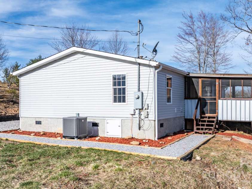 459 Vaughan Road, Spruce Pine, NC 28777.  MLS# CAR4300152, YatesRealty ID 7682. 