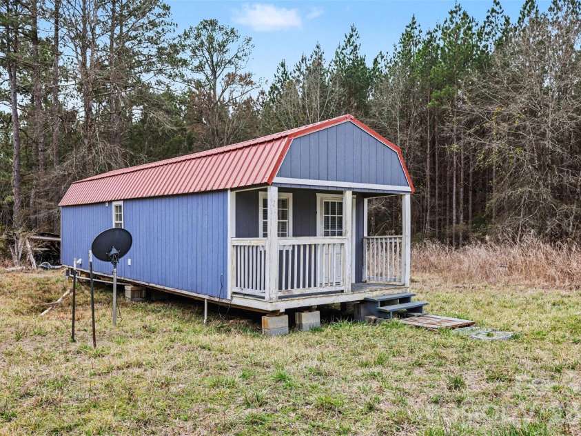 596 Armory Road, Chester, SC 29706.  MLS# CAR4350766, YatesRealty ID 7683. 