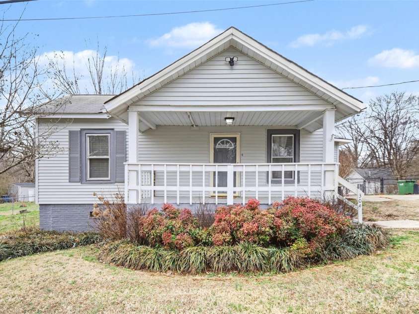 304 Adrian Street, Mount Holly, NC 28120.  MLS# CAR4351000, YatesRealty ID 7684. 