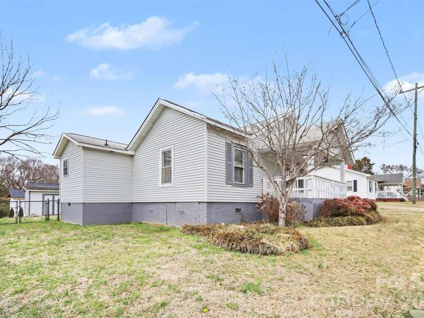 304 Adrian Street, Mount Holly, NC 28120.  MLS# CAR4351000, YatesRealty ID 7684. 