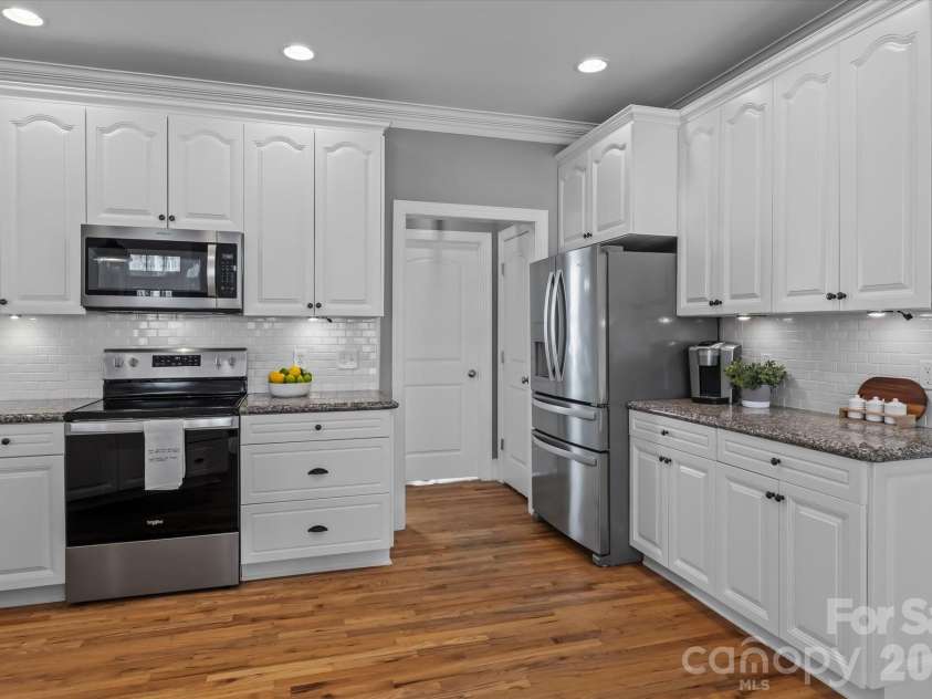 434 Catalina Drive, Mooresville, NC 28117.  MLS# CAR4359697, YatesRealty ID 7685. 