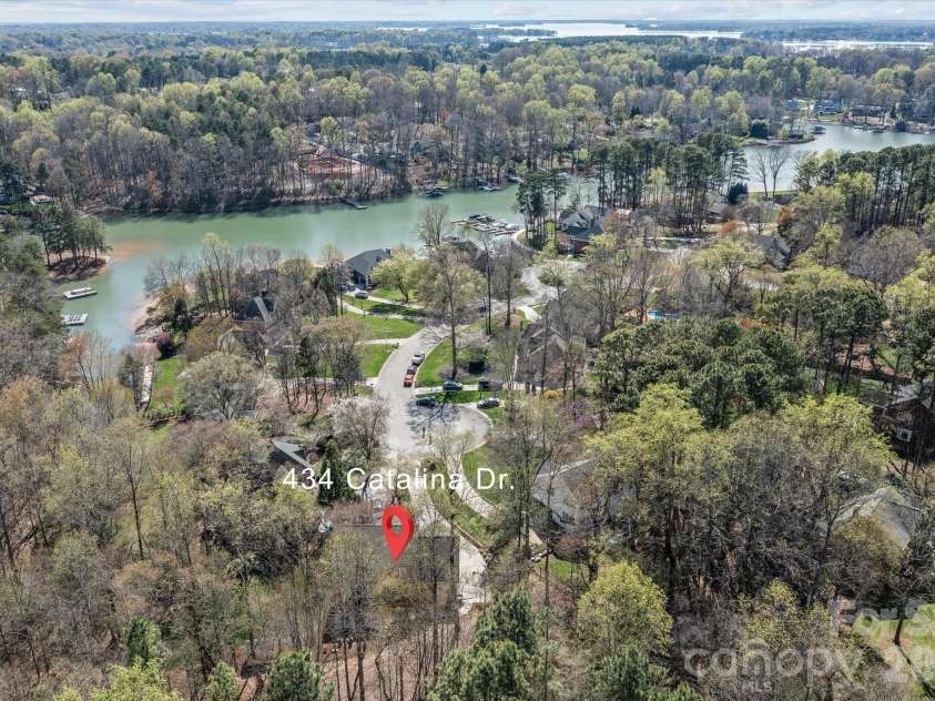 434 Catalina Drive, Mooresville, NC 28117.  MLS# CAR4359697, YatesRealty ID 7685. 