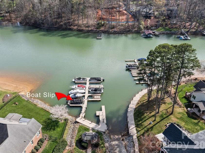 434 Catalina Drive, Mooresville, NC 28117.  MLS# CAR4359697, YatesRealty ID 7685. 