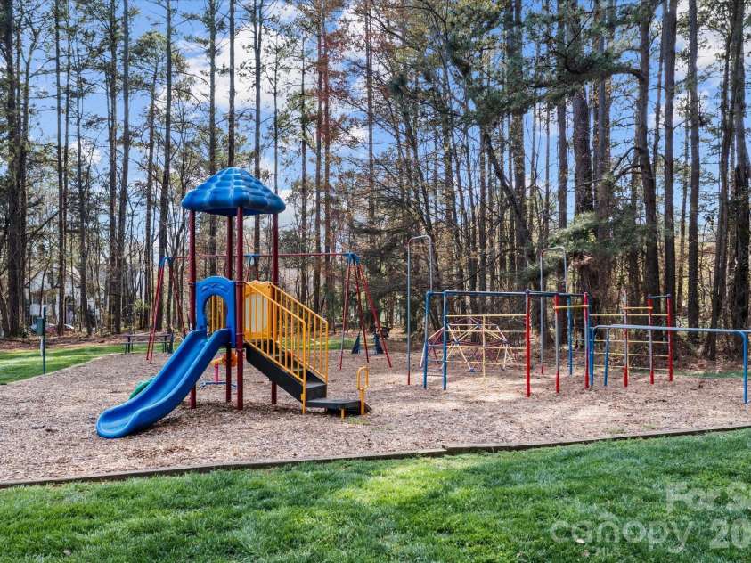 434 Catalina Drive, Mooresville, NC 28117.  MLS# CAR4359697, YatesRealty ID 7685. 
