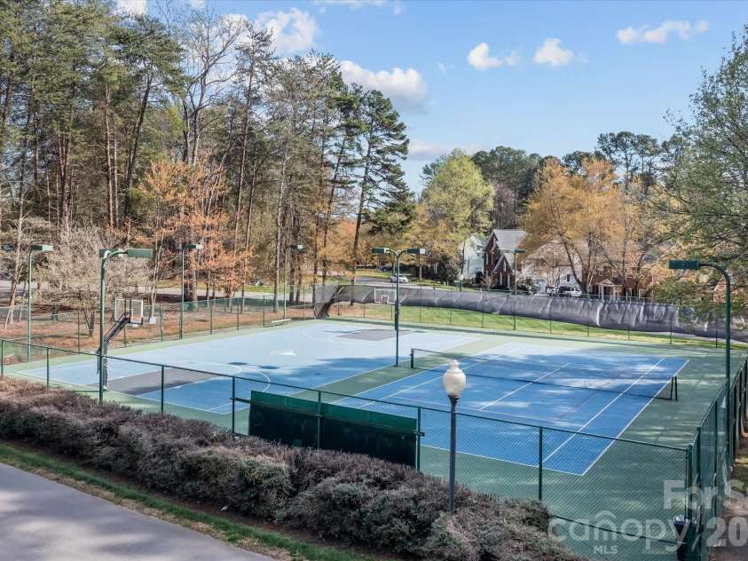 434 Catalina Drive, Mooresville, NC 28117.  MLS# CAR4359697, YatesRealty ID 7685. 