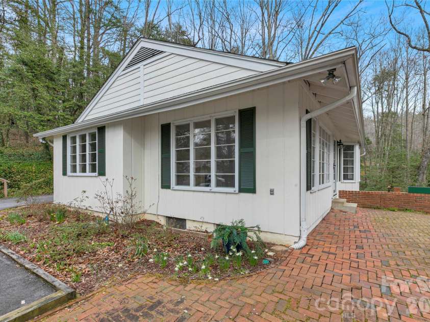 168 River Ridge Road, Brevard, NC 28712.  MLS# CAR4353588, YatesRealty ID 7686. 