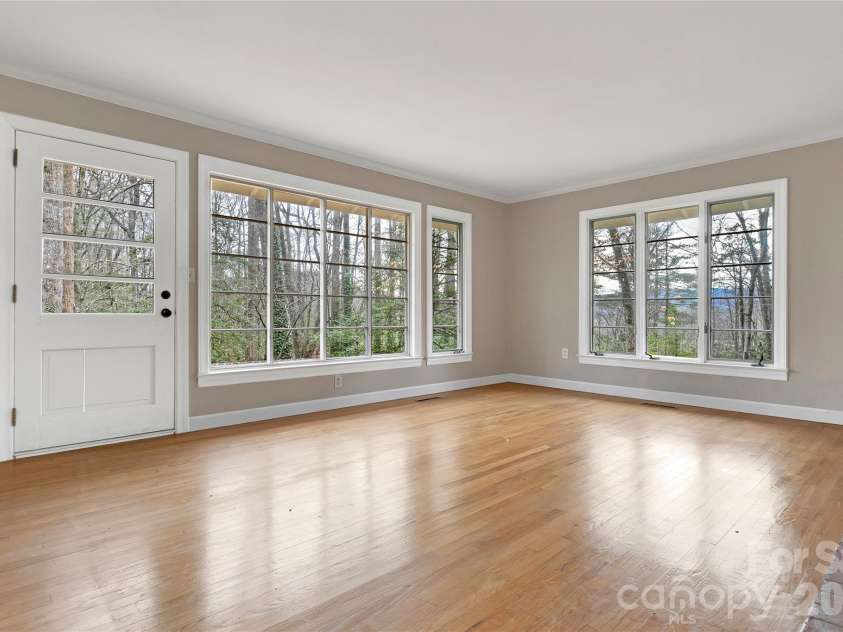 168 River Ridge Road, Brevard, NC 28712.  MLS# CAR4353588, YatesRealty ID 7686. Living room
