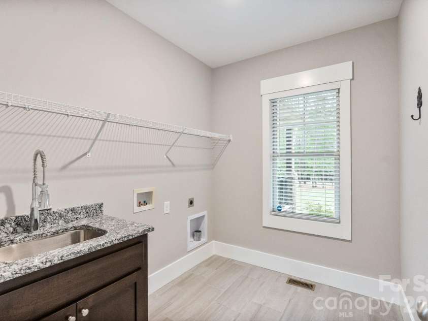 7261 Bay Ridge Drive, Denver, NC 28037.  MLS# CAR4412207, YatesRealty ID 7688. 
