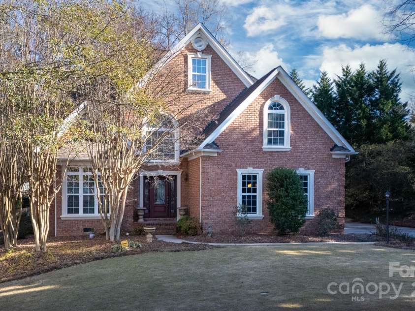 307 Abingdon Way, Fort Mill, SC 29715.  MLS# CAR4328950, YatesRealty ID 7689. 