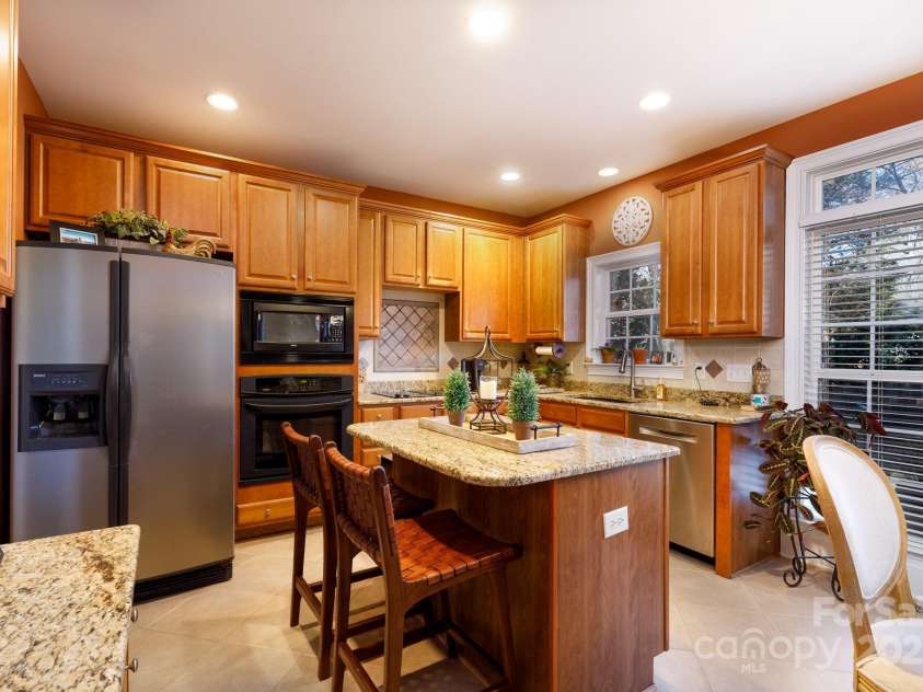 307 Abingdon Way, Fort Mill, SC 29715.  MLS# CAR4328950, YatesRealty ID 7689. 