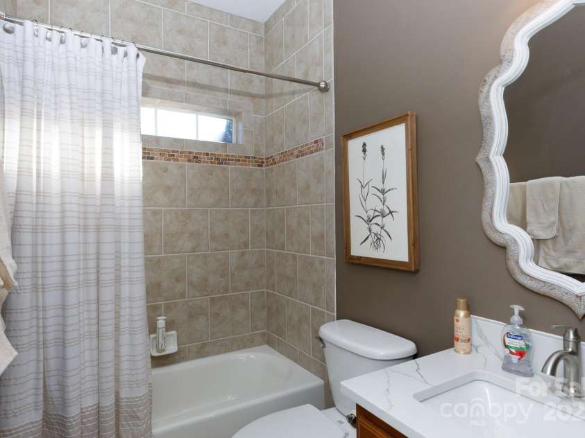 307 Abingdon Way, Fort Mill, SC 29715.  MLS# CAR4328950, YatesRealty ID 7689. 