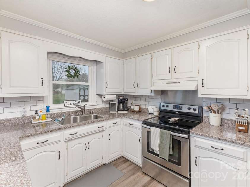 905 Tait Street, Lincolnton, NC 28092.  MLS# CAR4231566, YatesRealty ID 7689. 