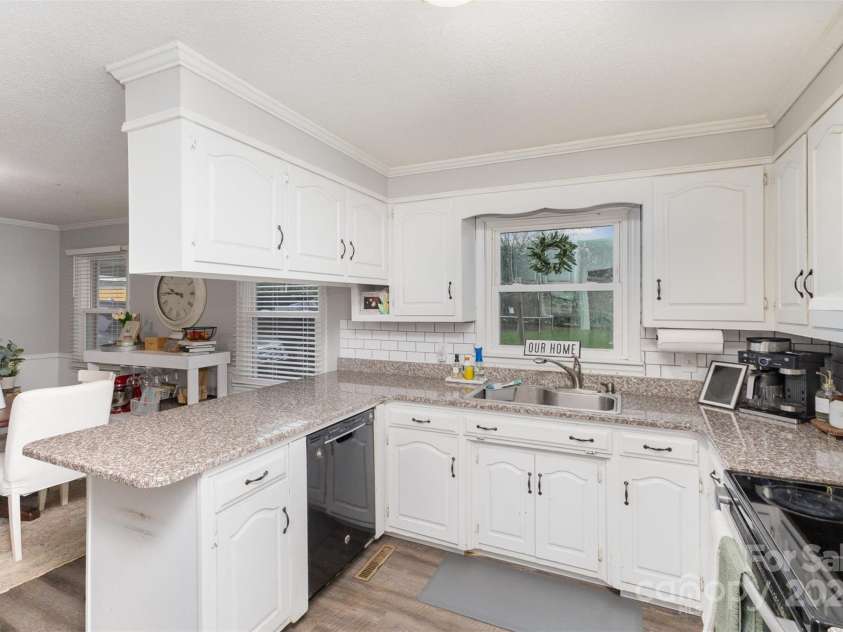 905 Tait Street, Lincolnton, NC 28092.  MLS# CAR4231566, YatesRealty ID 7689. 