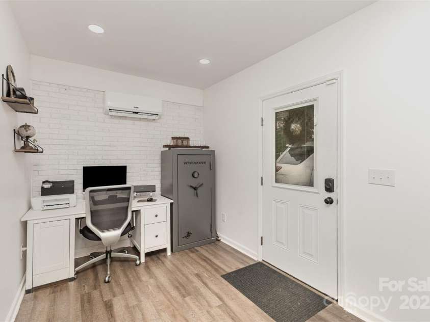 905 Tait Street, Lincolnton, NC 28092.  MLS# CAR4231566, YatesRealty ID 7689. 