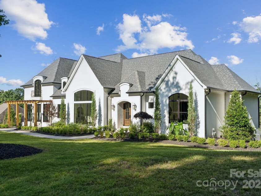 18304 Rosapenny Road, Charlotte, NC 28278.  MLS# CAR4160960, YatesRealty ID 769. 