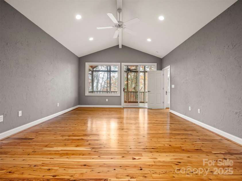 21 Wild Flower Hollow, Hendersonville, NC 28739.  MLS# CAR4321049, YatesRealty ID 769. 