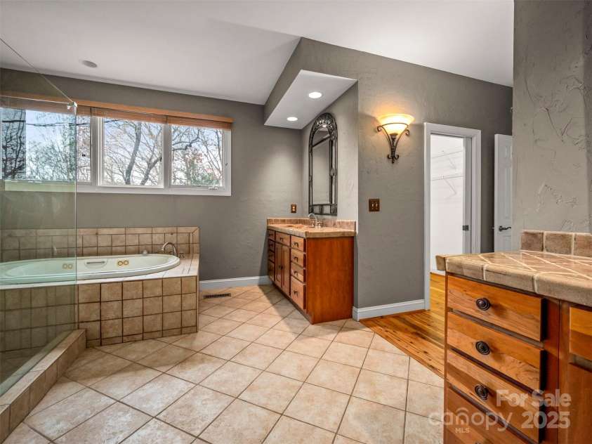 21 Wild Flower Hollow, Hendersonville, NC 28739.  MLS# CAR4321049, YatesRealty ID 769. 