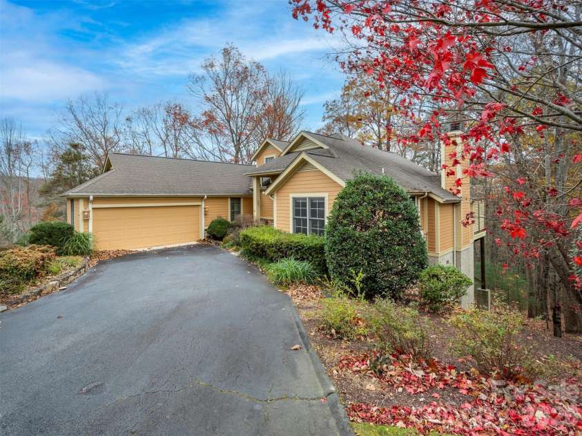 21 Wild Flower Hollow, Hendersonville, NC 28739.  MLS# CAR4321049, YatesRealty ID 769. 