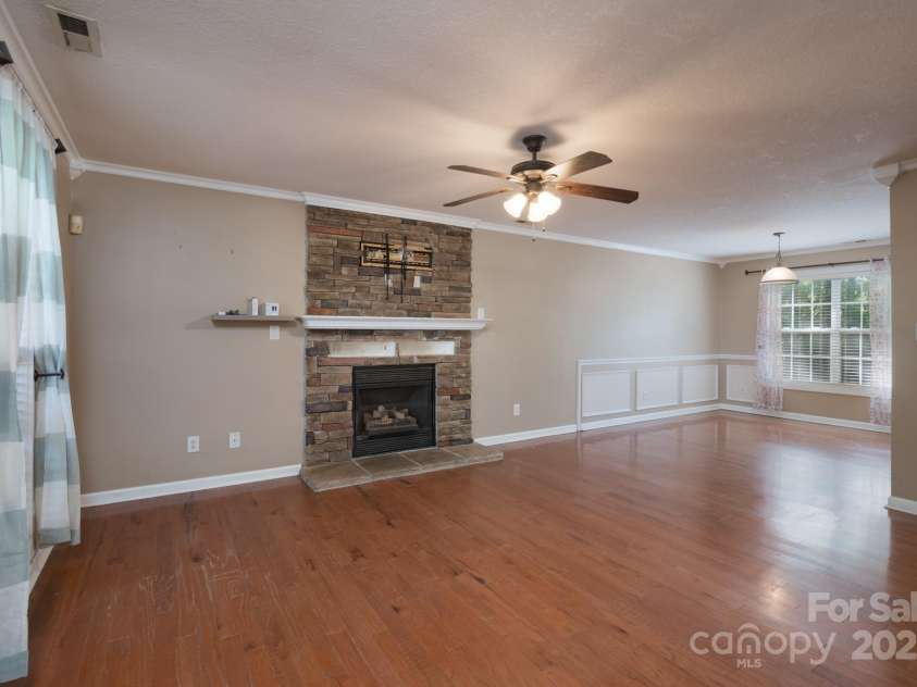 12604 Cardinal Point Road, Charlotte, NC 28269.  MLS# CAR4241578, YatesRealty ID 7690. 