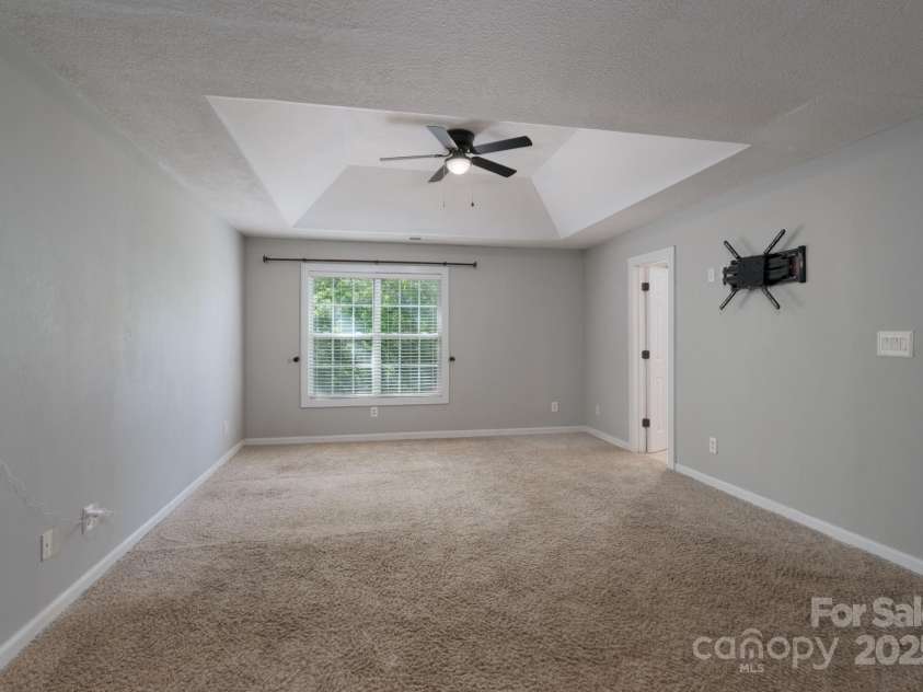 12604 Cardinal Point Road, Charlotte, NC 28269.  MLS# CAR4241578, YatesRealty ID 7690. 