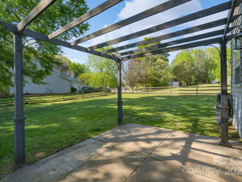 12604 Cardinal Point Road, Charlotte, NC 28269.  MLS# CAR4241578, YatesRealty ID 7690. 