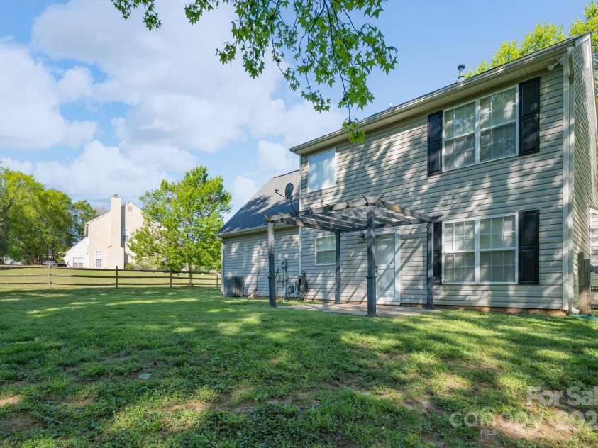 12604 Cardinal Point Road, Charlotte, NC 28269.  MLS# CAR4241578, YatesRealty ID 7690. 