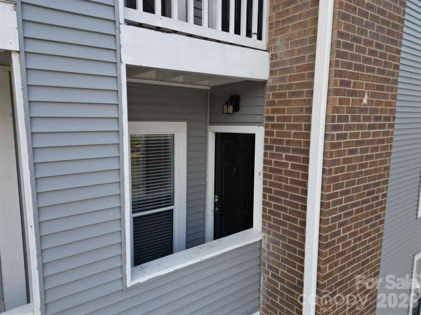 2508 Cranbrook Lane, Charlotte, NC 28207.  MLS# CAR4343080, YatesRealty ID 7690. 