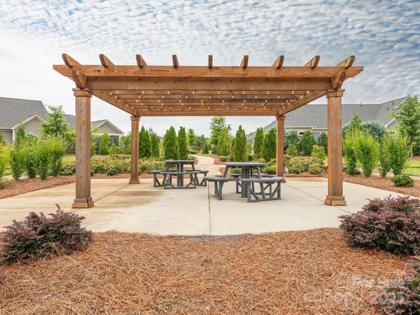 1346 Millview Lane, Matthews, NC 28104.  MLS# CAR4279682, YatesRealty ID 7692. Community Amenities