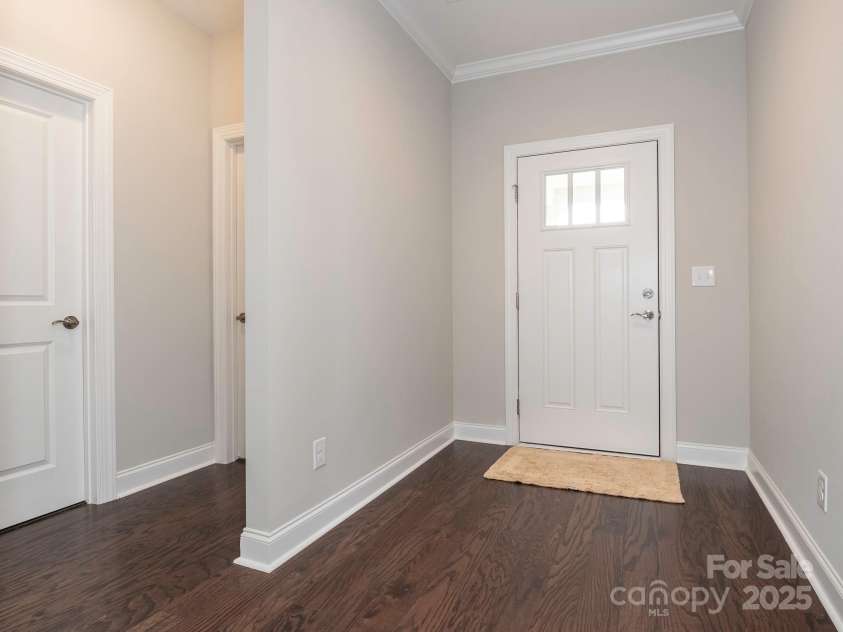 1346 Millview Lane, Matthews, NC 28104.  MLS# CAR4279682, YatesRealty ID 7692. Entryway