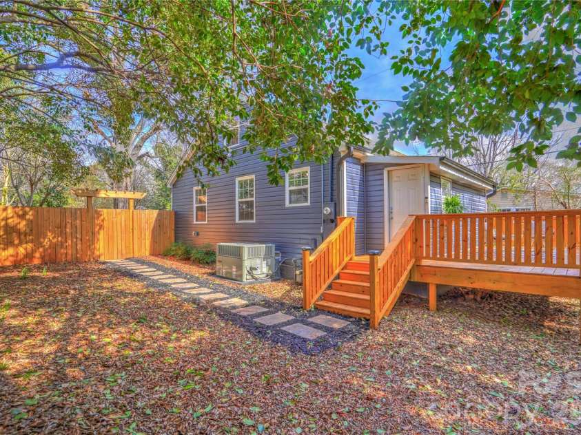 4429 Major Street, Charlotte, NC 28208.  MLS# CAR4346817, YatesRealty ID 7693. 