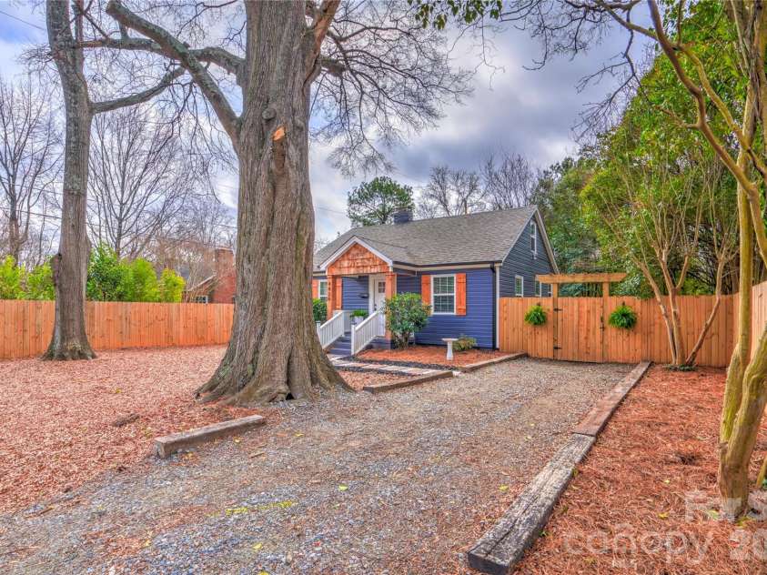 4429 Major Street, Charlotte, NC 28208.  MLS# CAR4346817, YatesRealty ID 7693. 