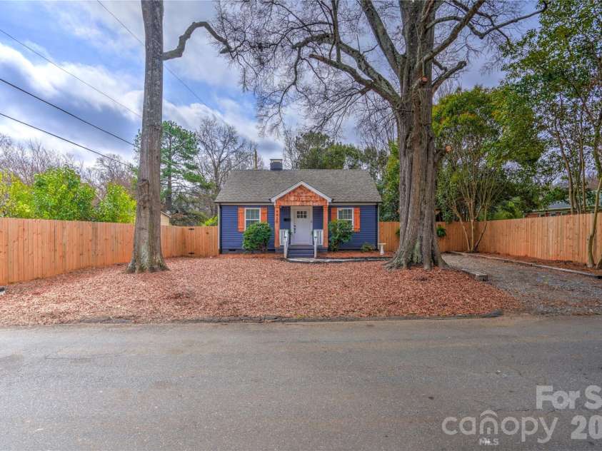 4429 Major Street, Charlotte, NC 28208.  MLS# CAR4346817, YatesRealty ID 7693. 