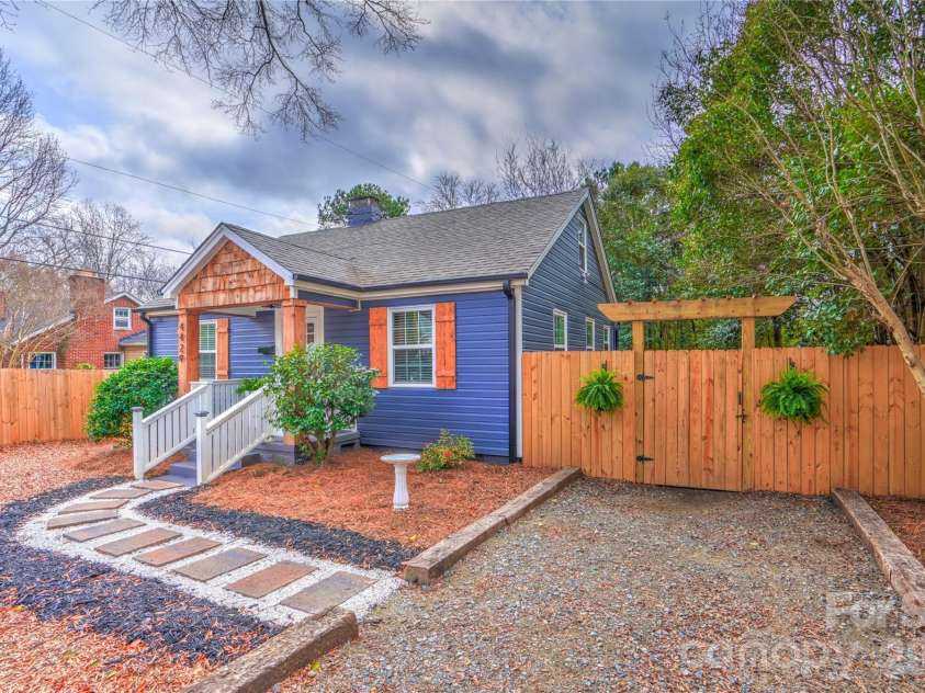 4429 Major Street, Charlotte, NC 28208.  MLS# CAR4346817, YatesRealty ID 7693. 