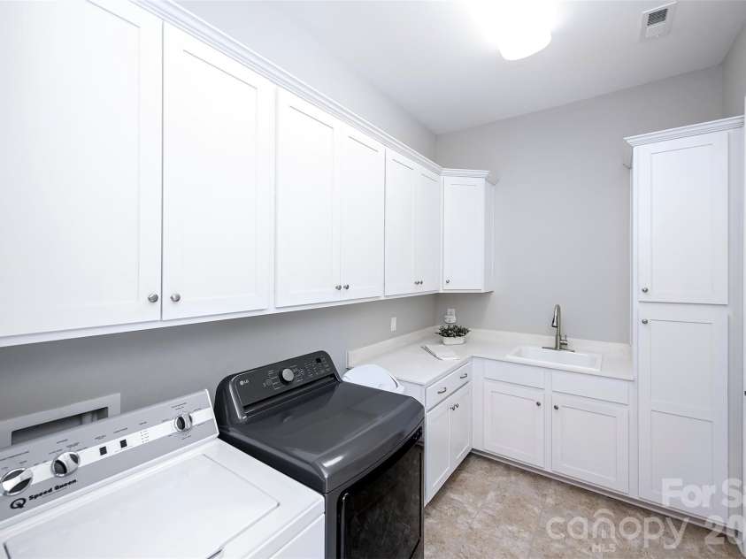 1001 Terramore Lane, Waxhaw, NC 28173.  MLS# CAR4354558, YatesRealty ID 7694. 