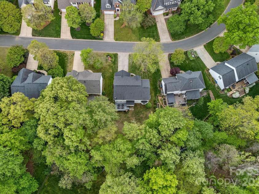 8600 Glade Court, Huntersville, NC 28078.  MLS# CAR4246992, YatesRealty ID 7694. A must see!