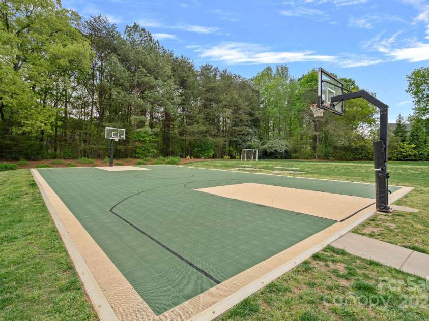 8600 Glade Court, Huntersville, NC 28078.  MLS# CAR4246992, YatesRealty ID 7694. Basketball!
