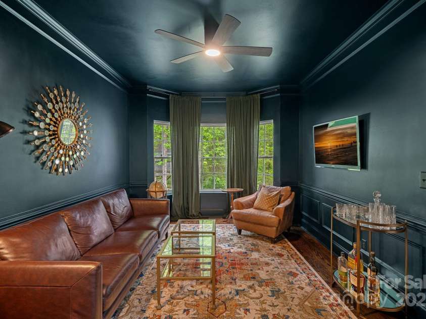 8600 Glade Court, Huntersville, NC 28078.  MLS# CAR4246992, YatesRealty ID 7694. Moody and cozy extra living space - could be a home office, extral living room or anything that suites your needs!